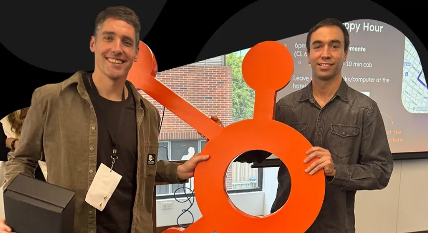 Ganamos el pitch de innovacion en IA en HubSpot Summit LATAM 2025!
